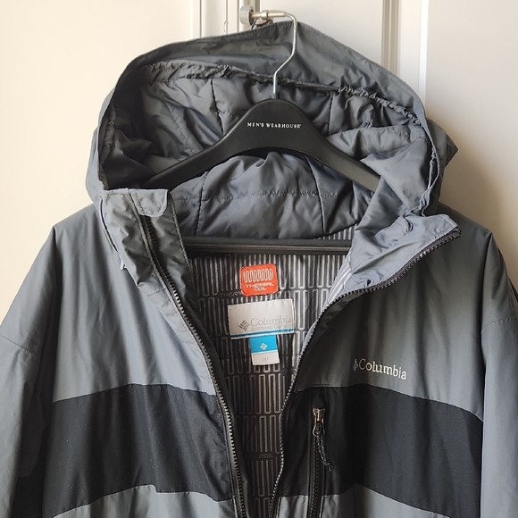 Columbia Men's Two-Tone Hooded Raincoat - Picture 2 of 9